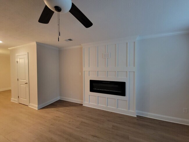 Building Photo - 178 Village Run