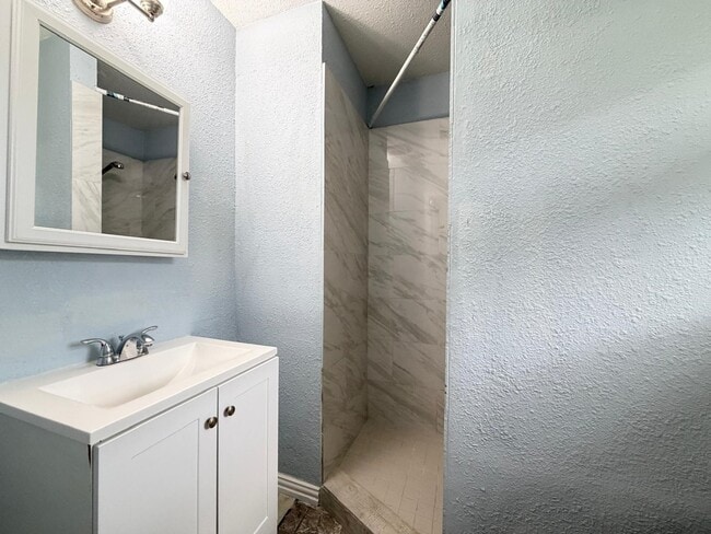 Building Photo - 5503 Bertellis Ln