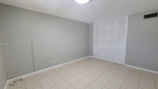 Building Photo - 1715 Wiley St