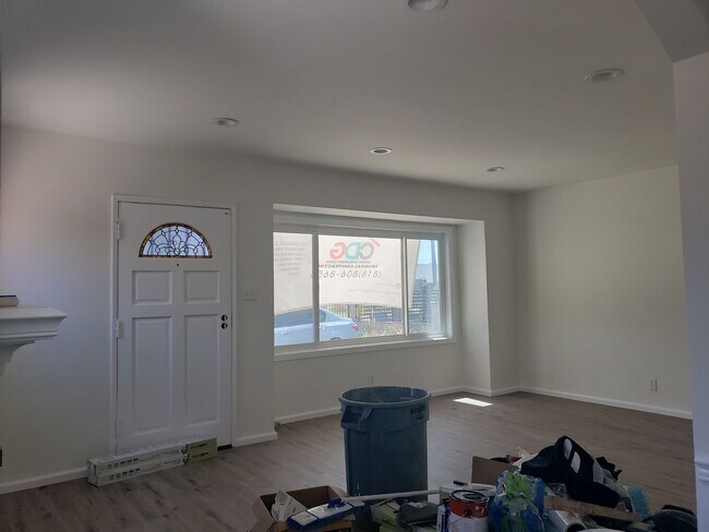 Building Photo - 11041 Califa St