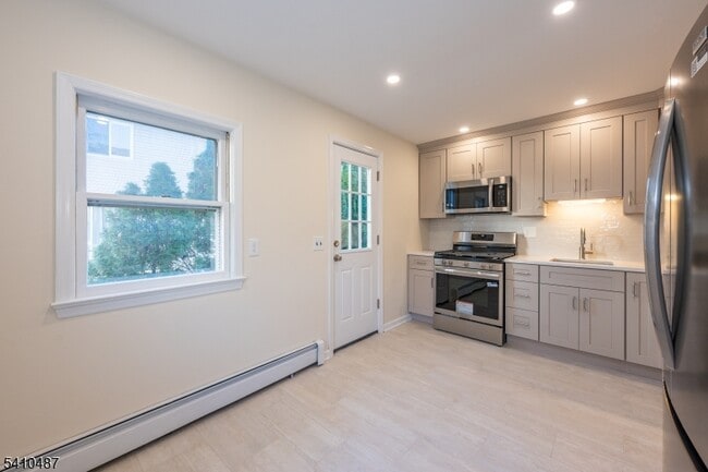 Building Photo - 44 Central Ave