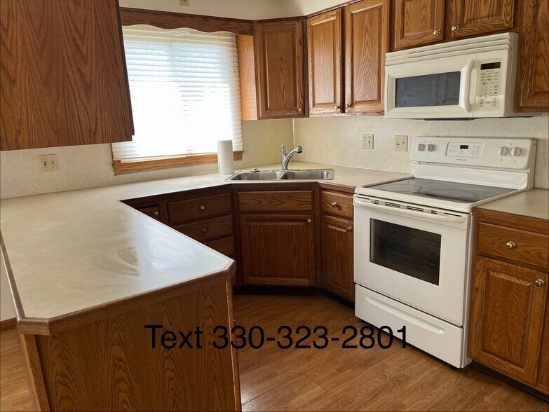 Building Photo - 371 25th St SE