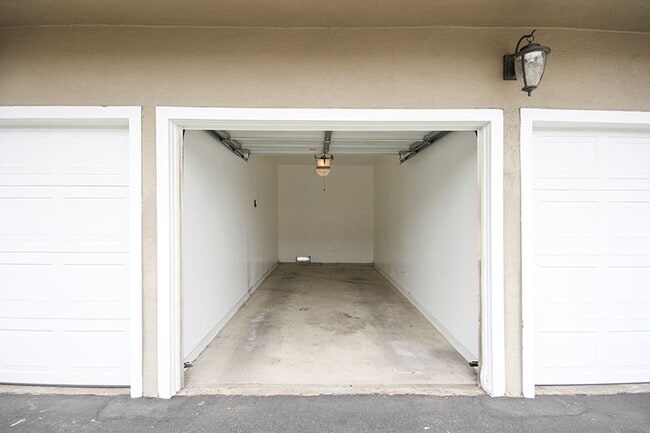 Building Photo - 121 Lisa Ln