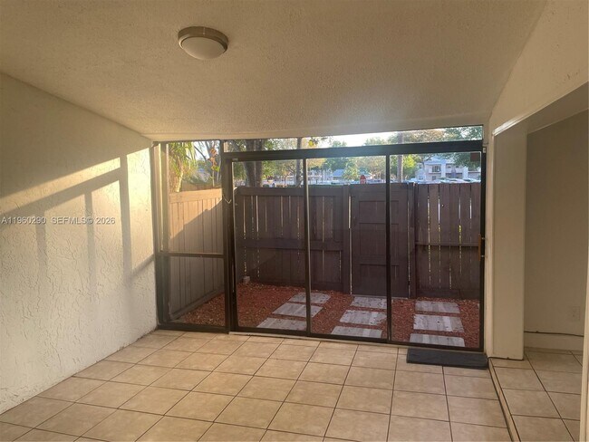 Building Photo - 2191 Bayberry Dr