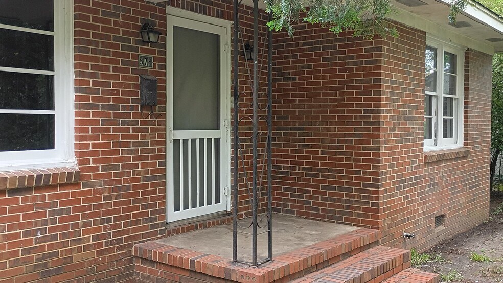 Building Photo - 575 Grenada Terrace