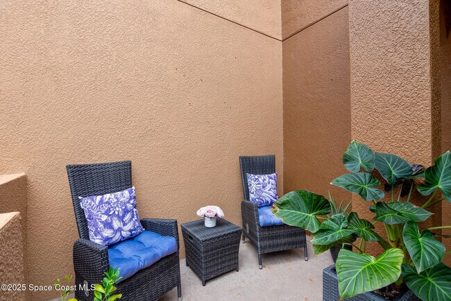 Building Photo - 746 Ventura Dr