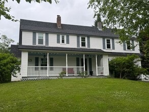 Building Photo - 4 Bedroom just minutes to Dartmouth