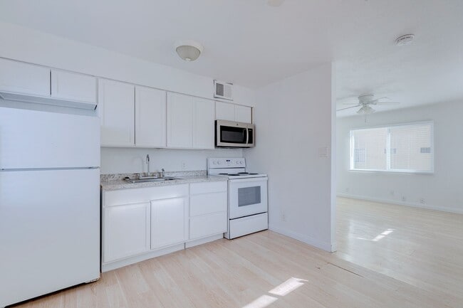 Primary Photo - *** Private Home on Huge Lot - Modern and Spacious ***