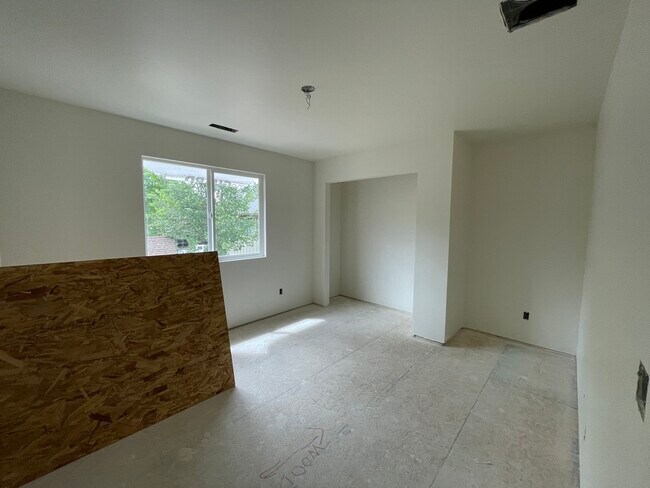 Building Photo - 518 S Wc Riles St