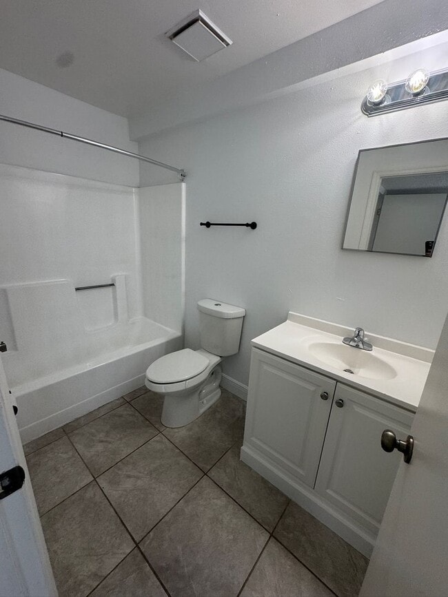 Building Photo - 1181 Bentley Rd