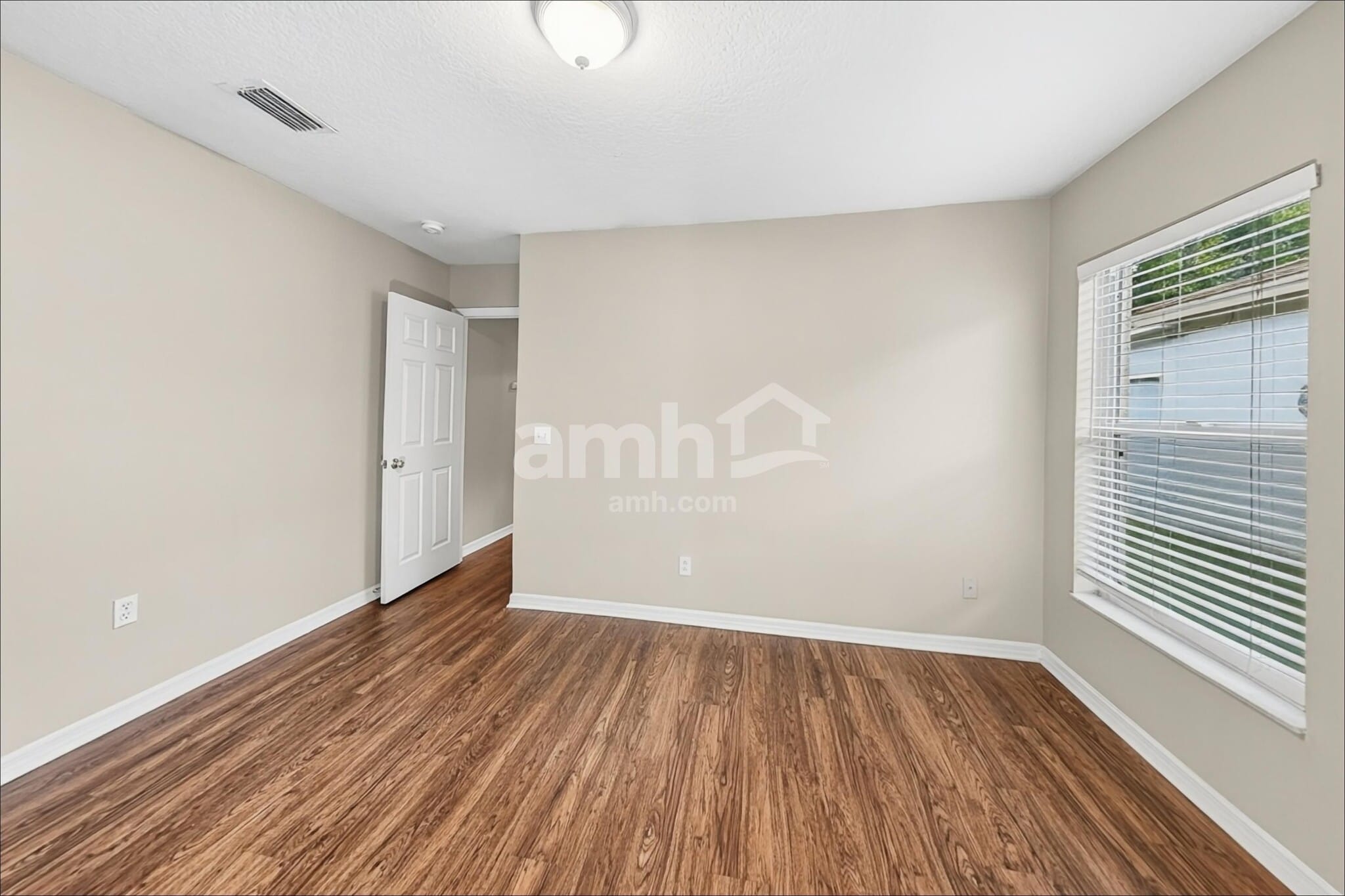 Building Photo - 30719 Tremont Dr