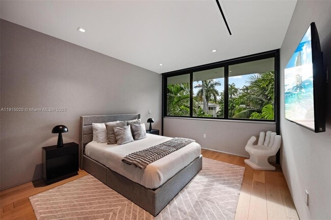 Building Photo - 77 SW 18th Terrace