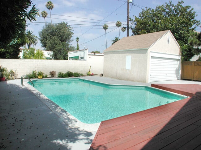 Building Photo - 203 S Stanley Dr