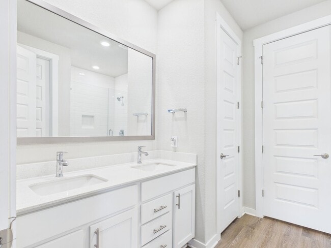 Building Photo - Beautiful Bar W Ranch Home – Hill Country Charm with Modern Comforts