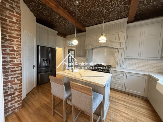 Building Photo - Beautiful Penryn 3bd/2ba House With Detach...