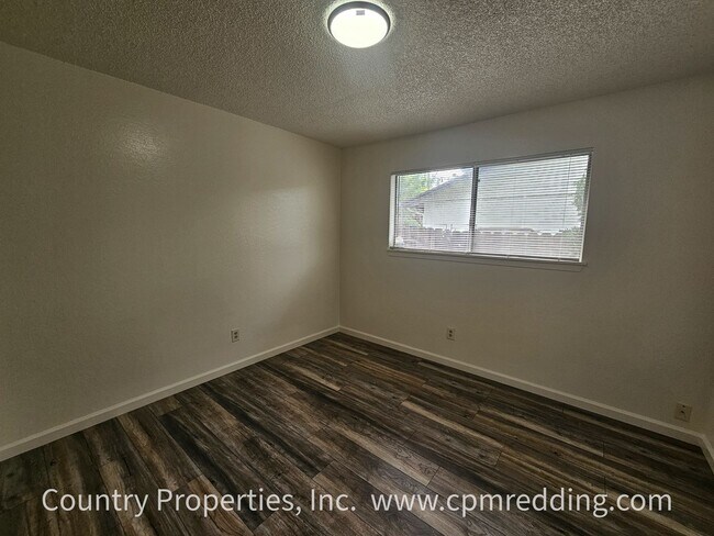 Building Photo - Spacious 3-Bedroom House with Gated Pool i...