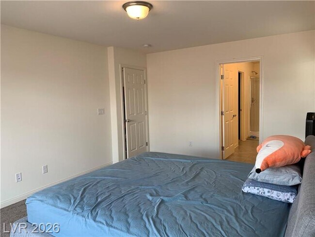Building Photo - Nearly New! Stunning 5-Bedroom Home with Modern Features