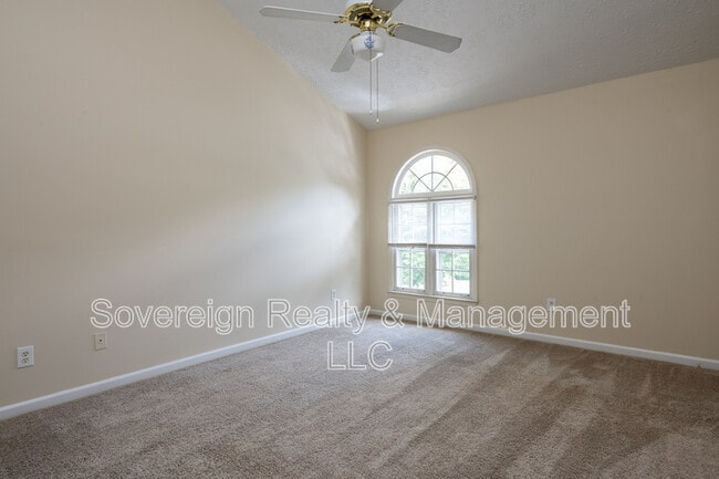 Building Photo - 4028 Elm St