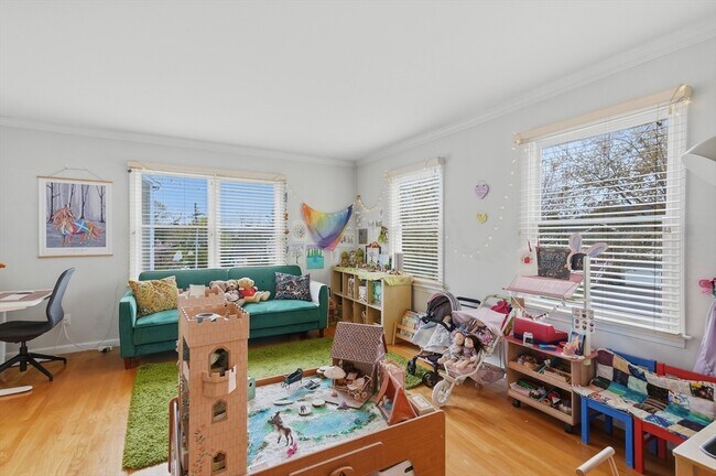 Building Photo - 11 Roseanna Park Dr