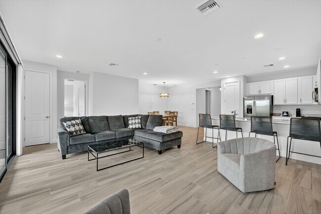 Building Photo - 12489 SW Emerald Estuary Ter