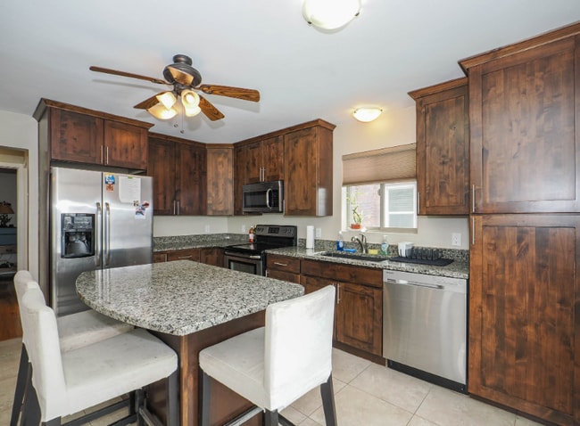Primary Photo - 2685 S Highland Dr