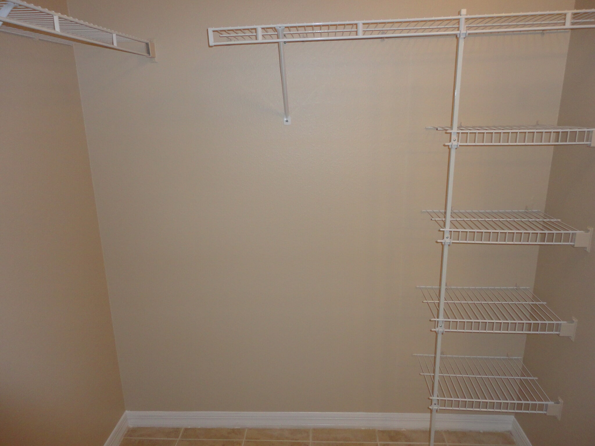 Building Photo - 1019 Brenton Leaf Dr