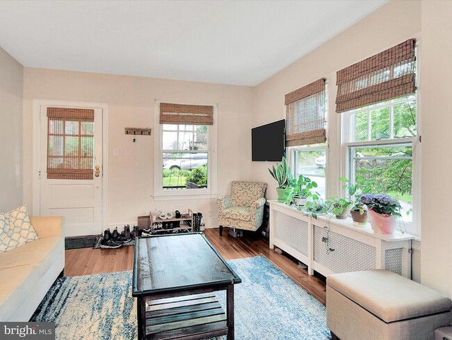 Building Photo - 3 Bells Mill Rd