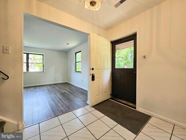 Building Photo - 876 Williams Pl
