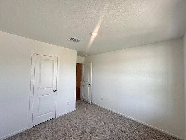 Building Photo - 26906 Rosebay Wds Dr