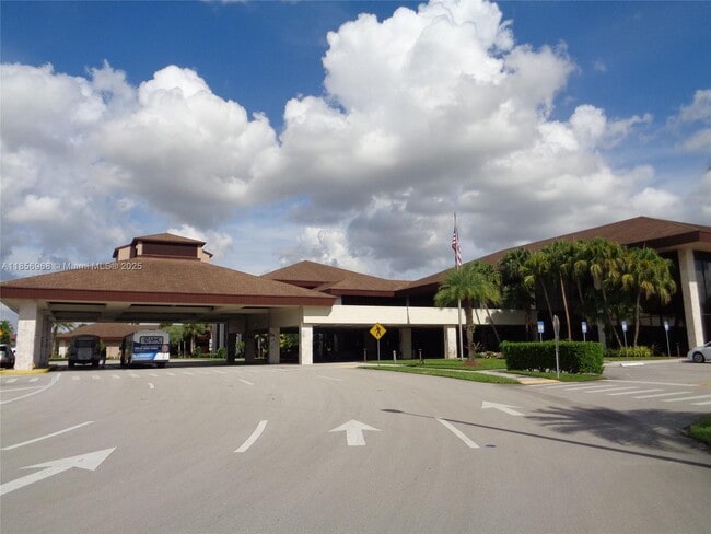 Building Photo - 901 SW 138th Ave