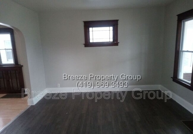 Building Photo - 733 E Oakland St