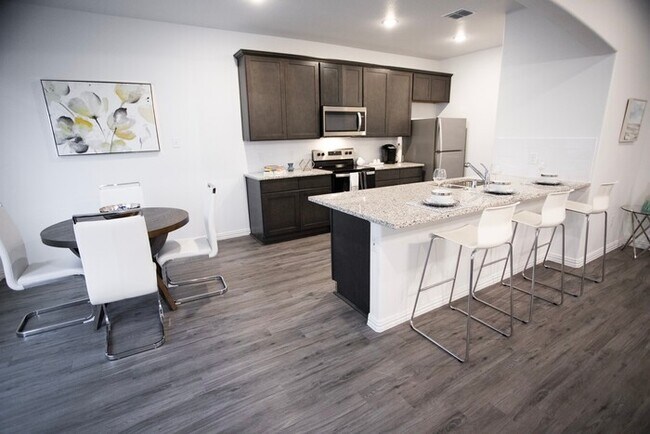 Building Photo - 4555 Foxton Ln