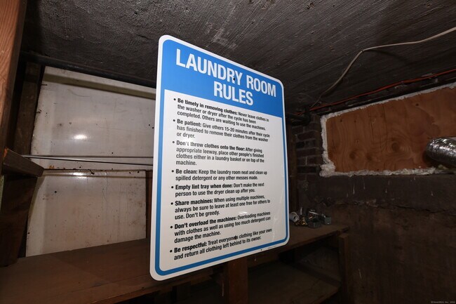 Building Photo - 178 Roosevelt St