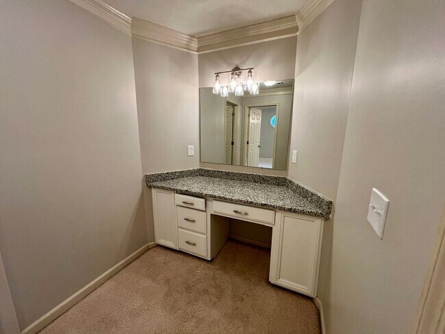 Building Photo - 1302 Honeywood Pl