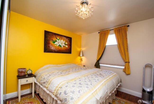 Building Photo - 40 Encina Ave