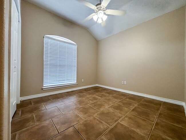 Building Photo - 3028 Douglas Fir Dr