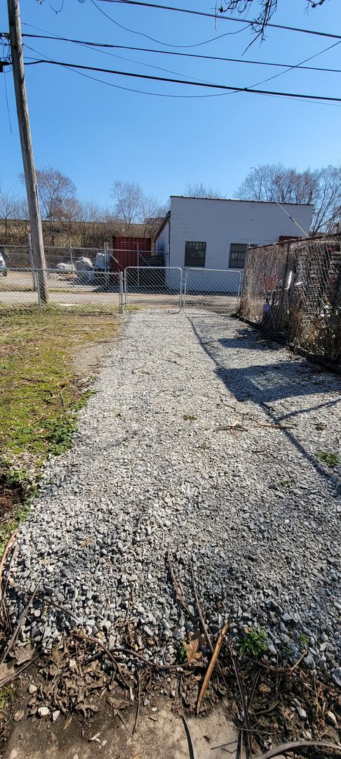 Building Photo - Two bedroom House For Rent S. Floyd Street