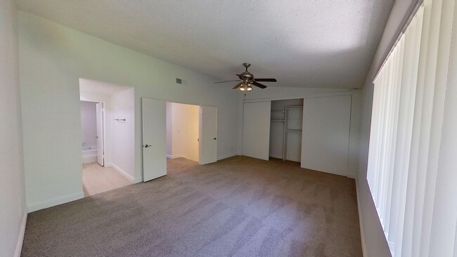 Building Photo - **Move-In Special!!** Beautiful 3 Bedroom ...