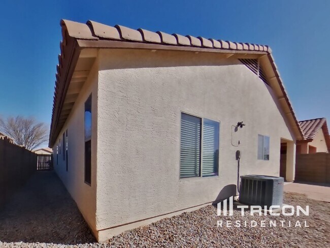 Building Photo - 46023 W Starlight Dr