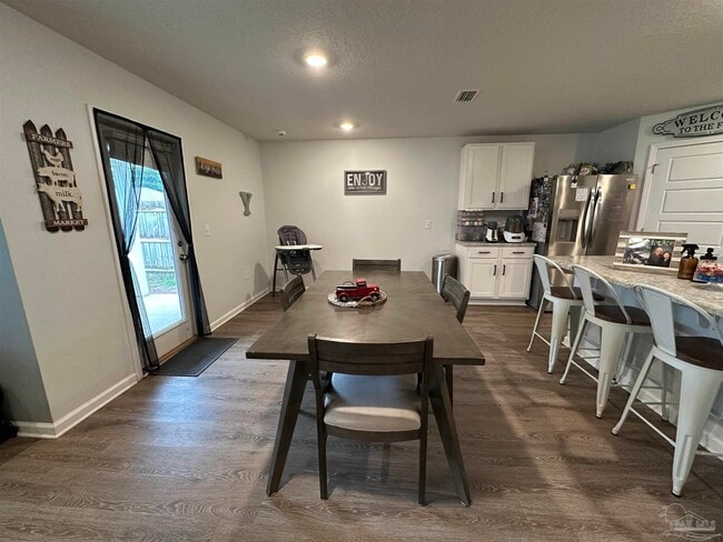 Building Photo - 926 Lovebird Ct