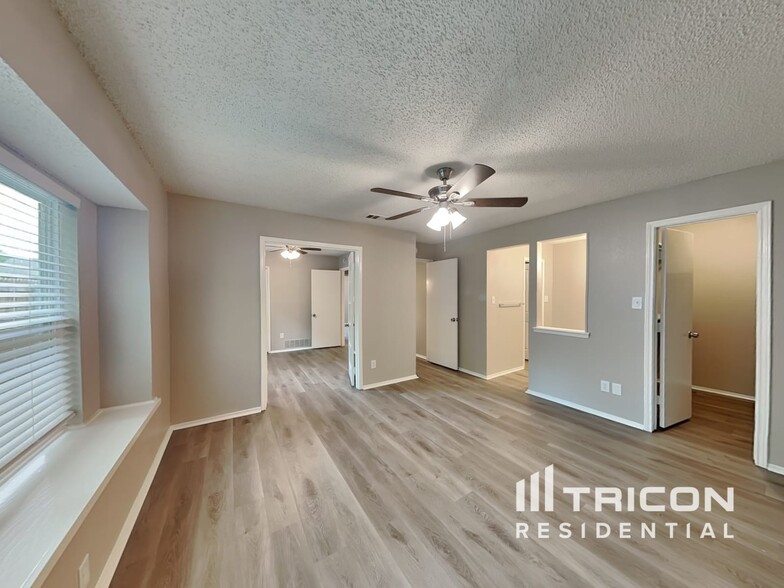 Building Photo - 1040 Twin Falls Dr