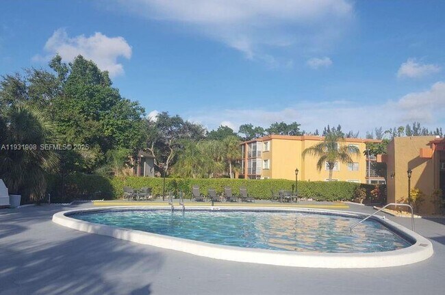 Building Photo - 4314 NW 9th Ave