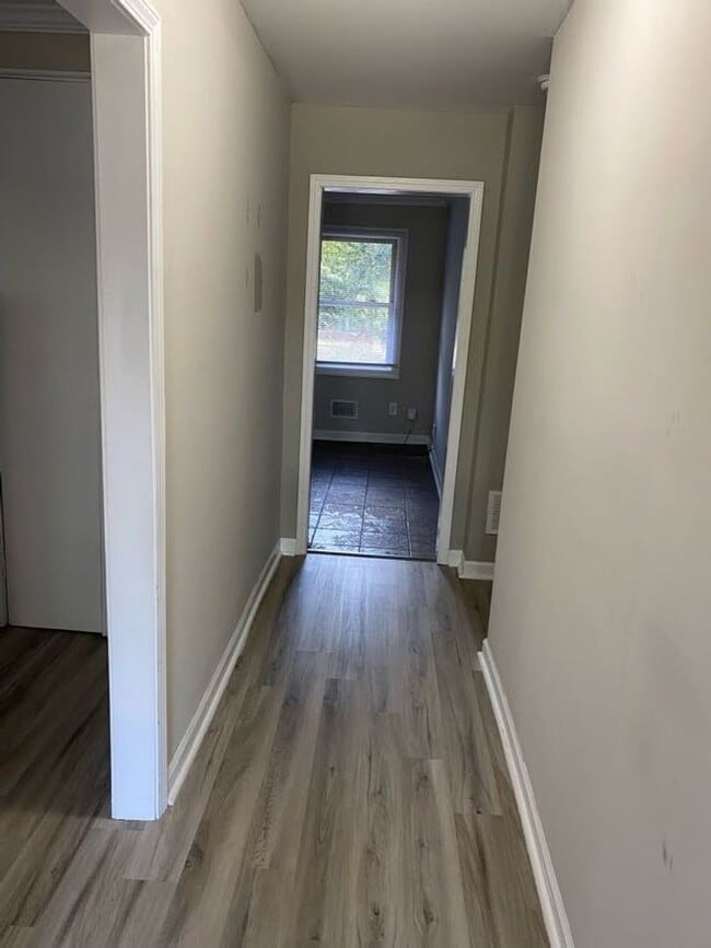 Building Photo - Beautiful Home FOR RENT