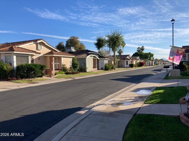 Building Photo - 314 E Campo Bello Dr