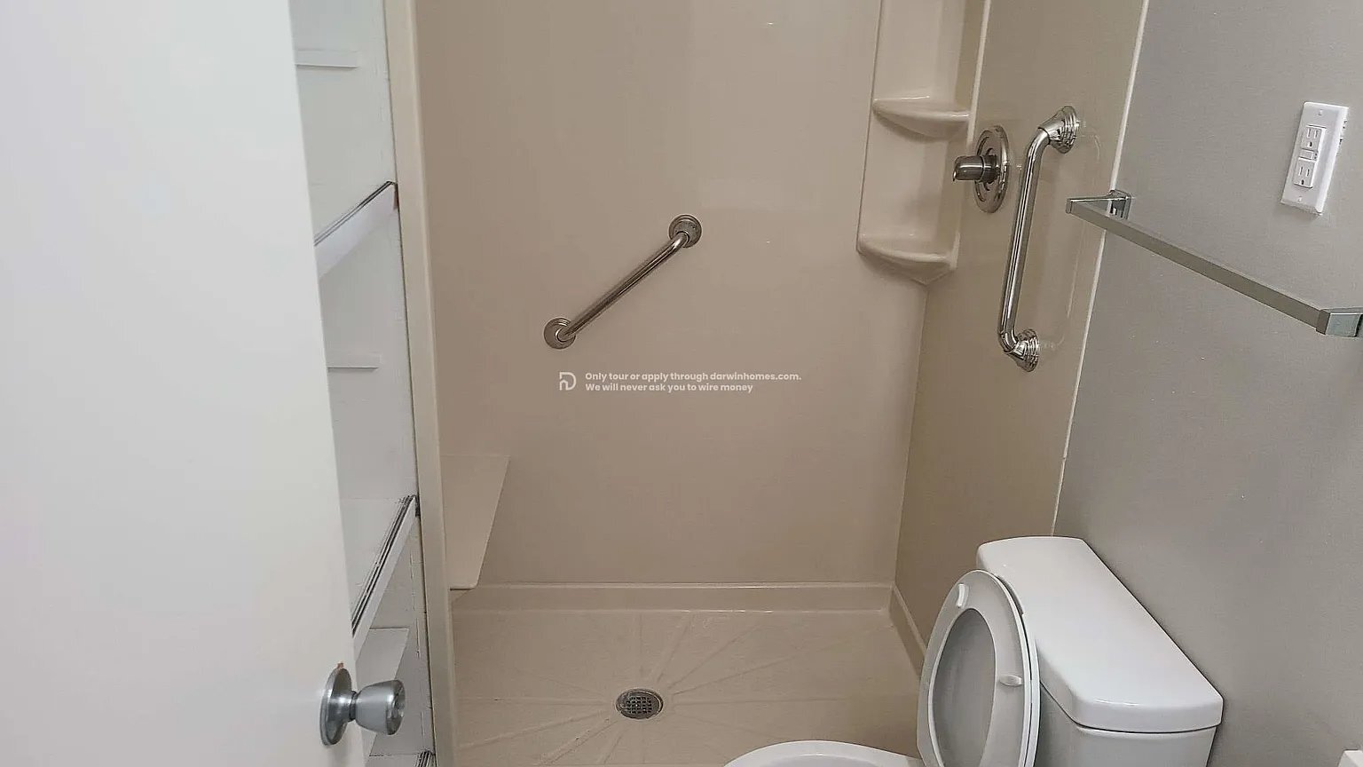 Building Photo - 909 Blaine Ave