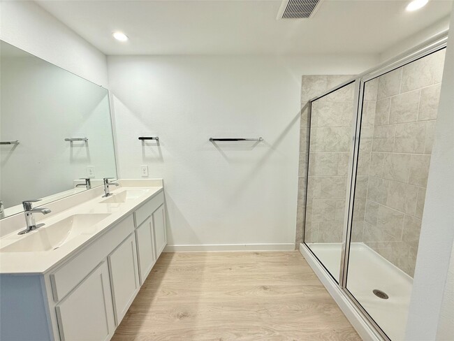 Building Photo - 31611 Farlam Farms Trl