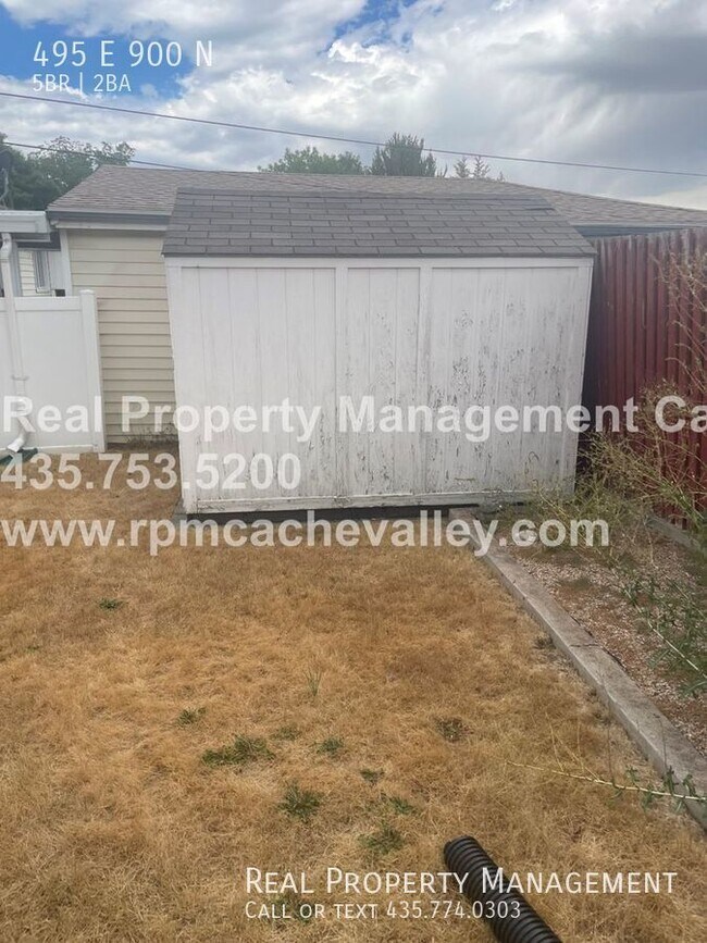 Building Photo - 495 E 900 N