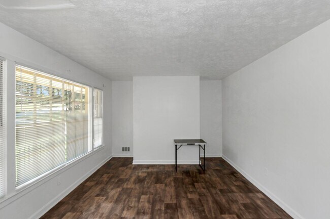 Building Photo - 4216 Rue Antoinette