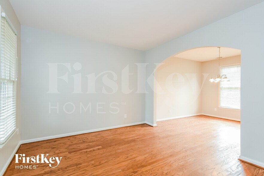 Building Photo - 506 Millside Tr