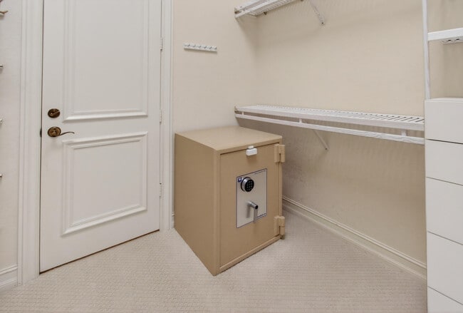 Building Photo - 331 Mizner Lake Estates Dr